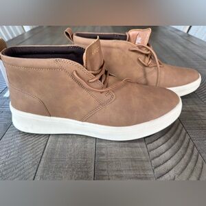 Izod - Palmer Chukka Memory Foam Boot/Sneaker Men’s Size 10 (NWT)